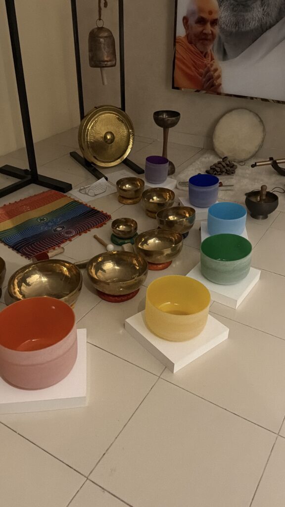Sound healing therapy in Sion using Tibetan and crystal singing bowls
